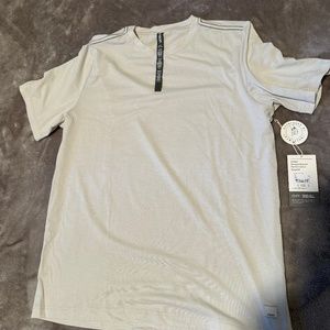 Vuori Current Tech Tee - Medium - Salt